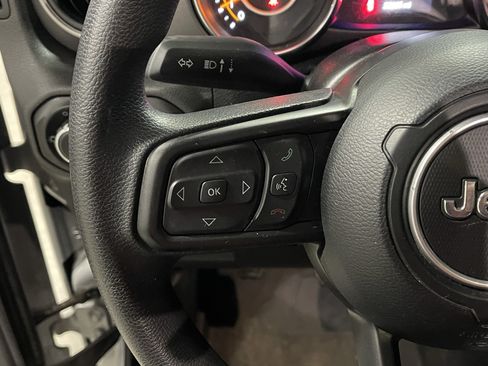 Used 2021 Jeep Wrangler Sport AWD/4WD image 16
