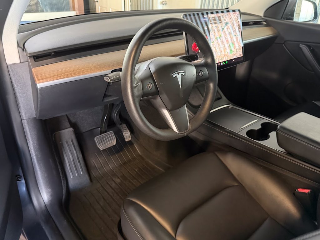 Used 2021 Tesla Model Y Long Range AWD/4WD image 10