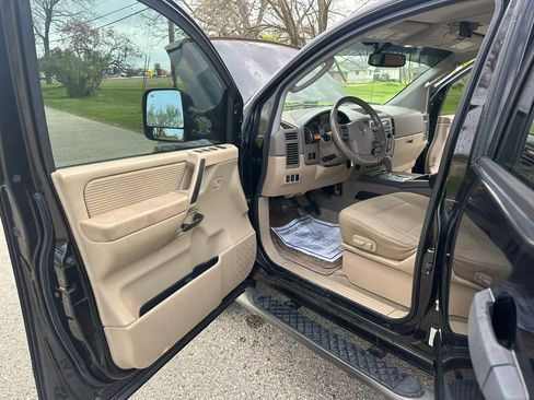 Used 2008 Nissan Titan SE AWD/4WD image 9