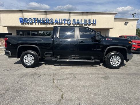 Used 2024 Chevrolet Silverado 2500 LT image 8