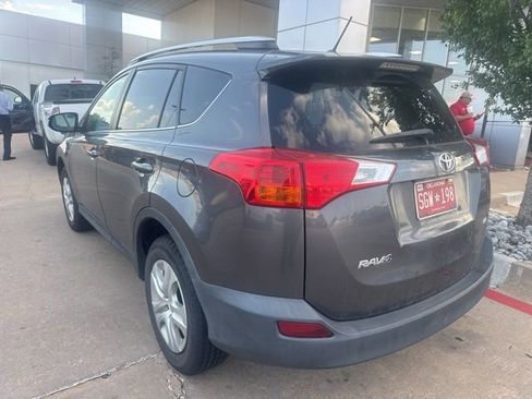 Used 2014 Toyota RAV4 LE FWD image 7