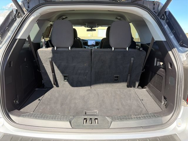 Used 2021 Ford Explorer XLT w/ Class III Trailer Tow Package AWD/4WD image 44