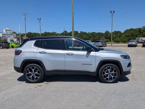 Used 2025 Jeep Compass Limited image 2