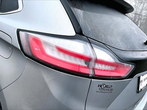 Used 2020 Ford Edge Titanium image 27