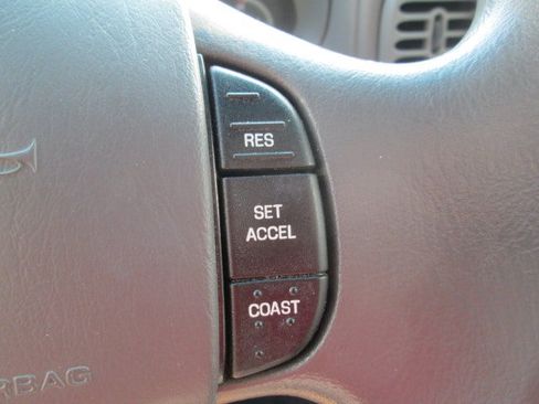 Used 2000 Ford Expedition XLT AWD/4WD image 20
