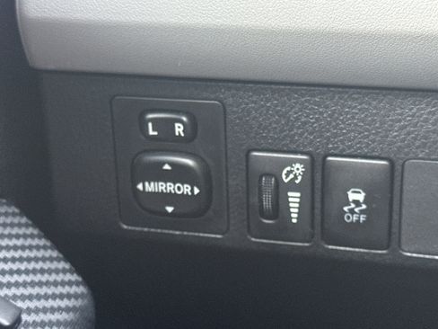 Used 2013 Toyota RAV4 LE image 26