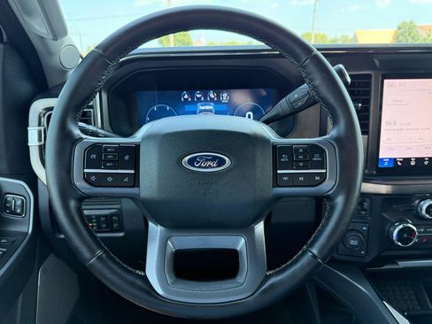 Used 2025 Ford F250 Lariat AWD/4WD image 23