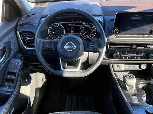 Certified 2023 Nissan Rogue SV image 17