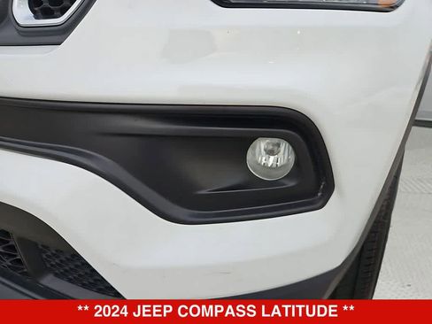 Used 2024 Jeep Compass Latitude AWD/4WD image 15