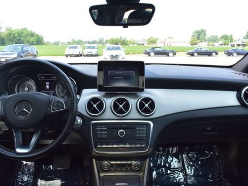 Used 2017 Mercedes-Benz GLA 250 4MATIC image 40