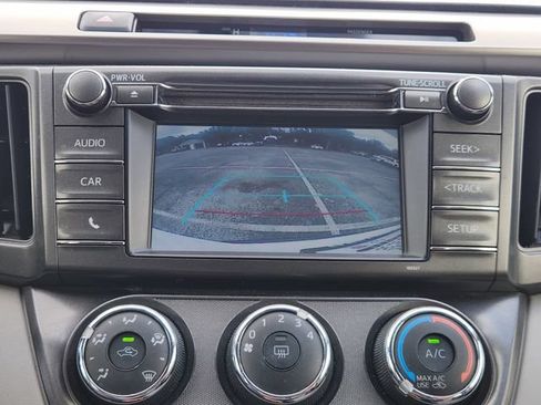 Used 2015 Toyota RAV4 LE FWD image 16