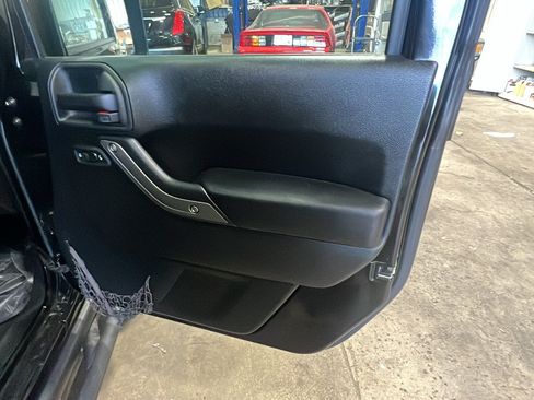 Used 2017 Jeep Wrangler Unlimited Sport AWD/4WD image 19