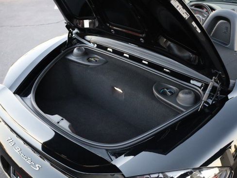 Used 2018 Porsche 718 Boxster S image 41