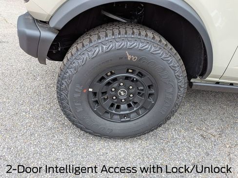 New 2026 Ford Bronco Badlands image 14