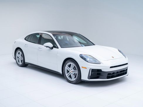 Certified 2024 Porsche Panamera image 7