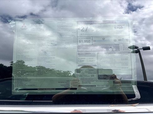 New 2025 Mitsubishi Outlander SEL image 13