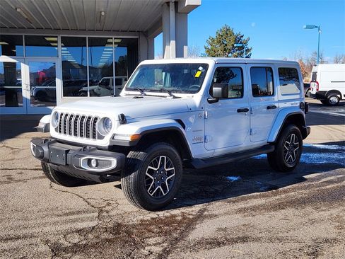 Used 2024 Jeep Wrangler Sahara image 4