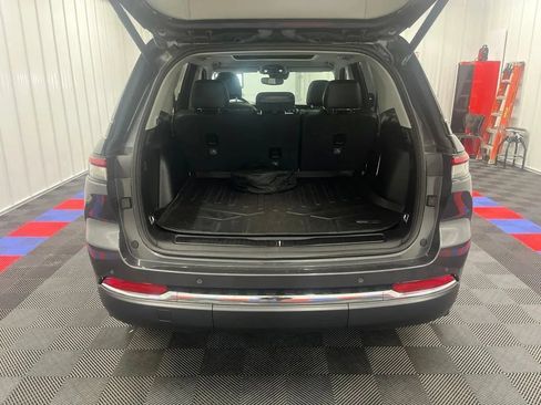 Used 2023 Jeep Grand Cherokee 4WD 4xe image 5