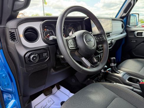 Used 2024 Jeep Wrangler Unlimited Sport AWD/4WD image 18