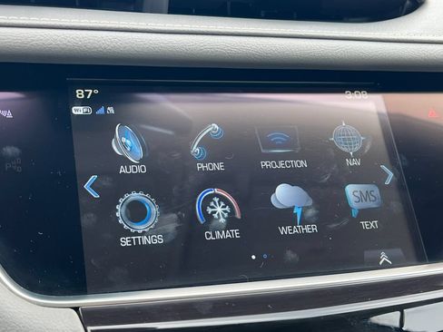 Used 2018 Cadillac XT5 Luxury w/ Driver Awareness Package AWD/4WD image 26