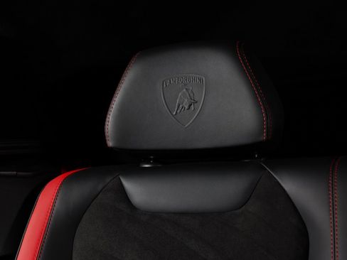 Used 2023 Lamborghini Urus S image 46