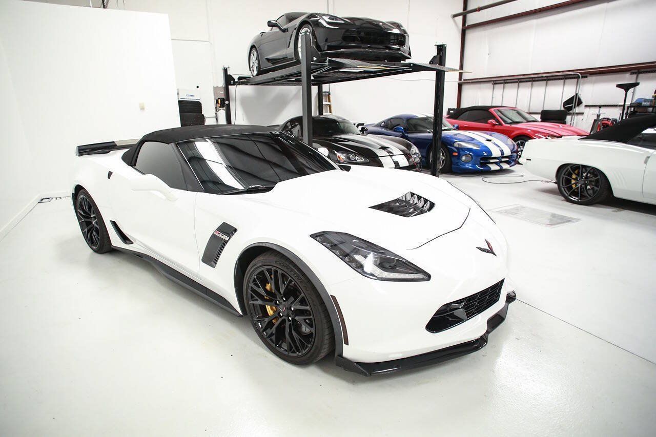 Used 2016 Chevrolet Corvette Z06 w/ 3LZ Preferred Equipment Group RWD image 8