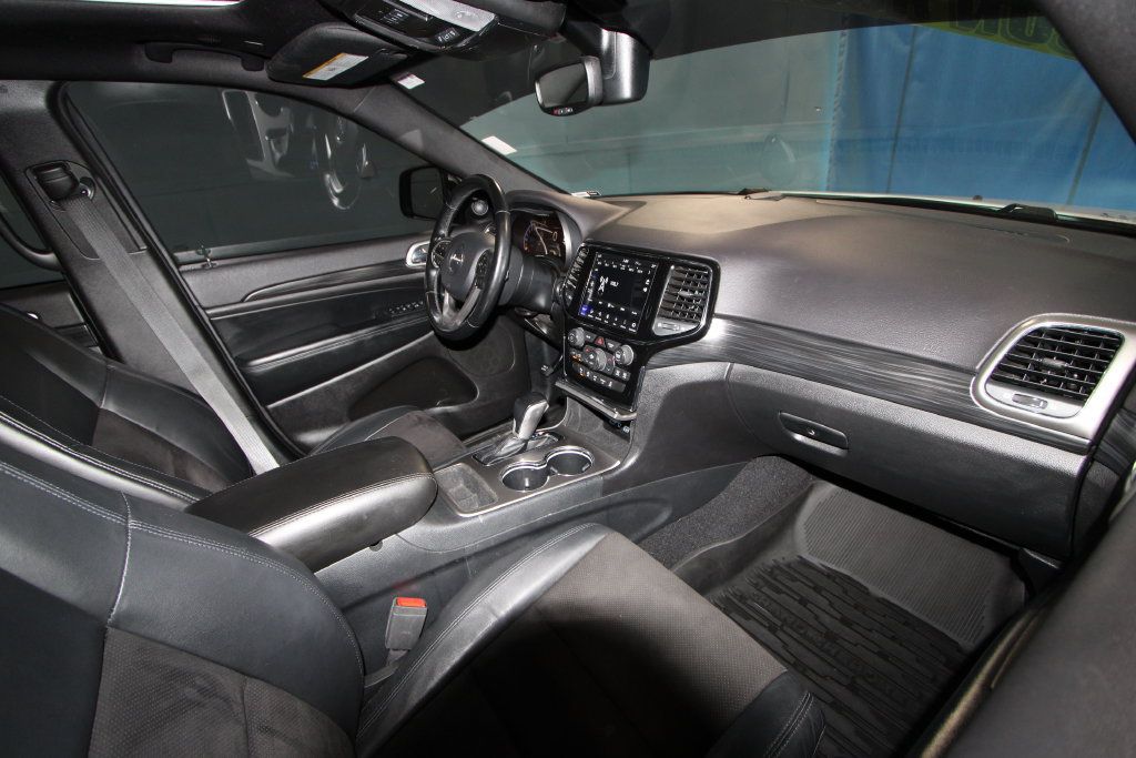 Used 2020 Jeep Grand Cherokee Altitude AWD/4WD image 21
