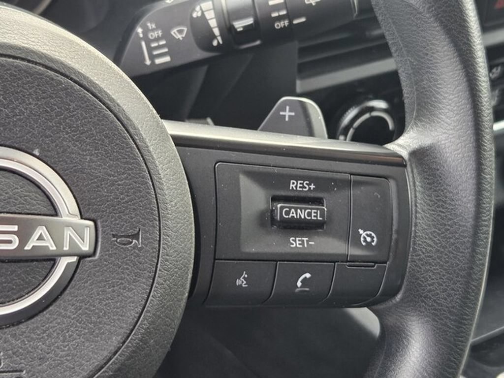 Used 2024 Nissan Rogue S AWD/4WD image 6