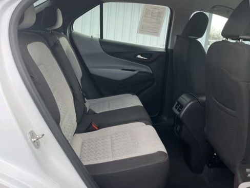 Used 2024 Chevrolet Equinox LS AWD/4WD image 32
