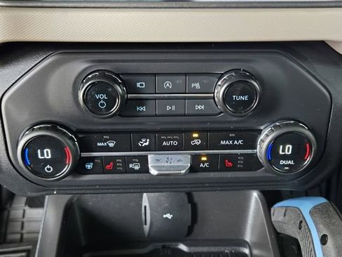 Used 2024 Ford Bronco Wildtrak image 18