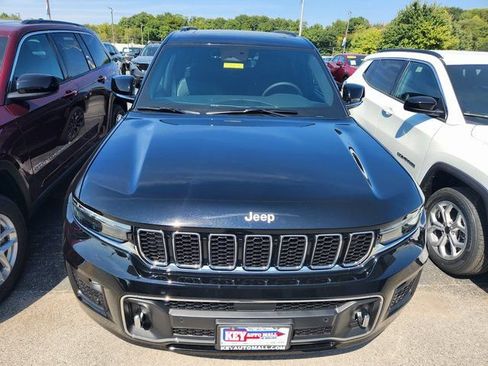 New 2025 Jeep Grand Cherokee L Overland w/ Trailer Tow Package AWD/4WD image 2
