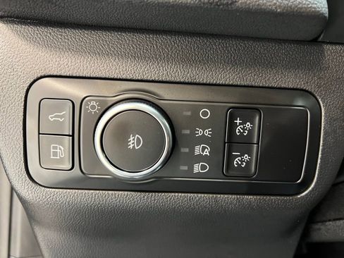 Used 2024 Ford Escape SE image 16