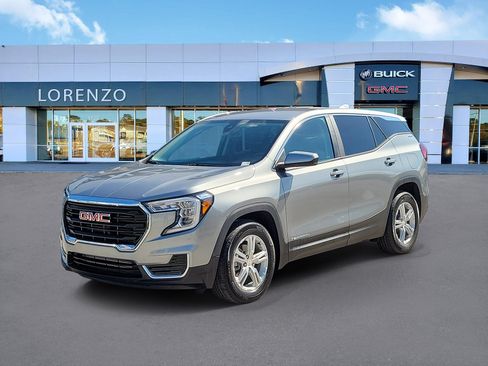 Used 2024 GMC Terrain SLE FWD image 1