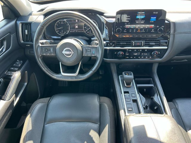 Certified 2025 Nissan Pathfinder SL FWD image 15