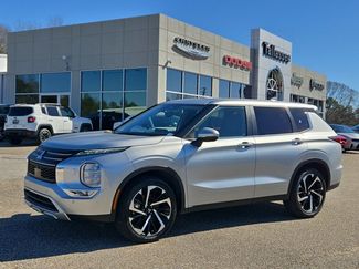 Used 2024 Mitsubishi Outlander SE video 1