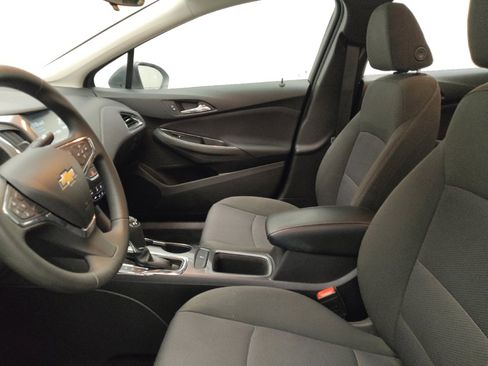 Used 2018 Chevrolet Cruze LT w/ Convenience Package FWD image 17