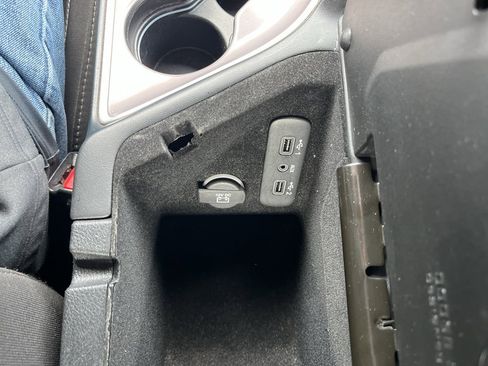 Used 2022 Dodge Challenger GT image 19