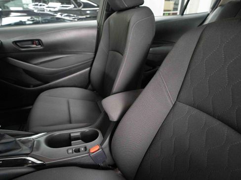 Used 2025 Toyota Corolla LE FWD image 10