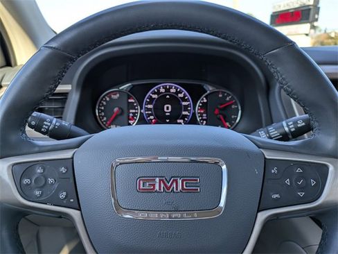 Used 2023 GMC Acadia Denali w/ Denali Ultimate Package image 32