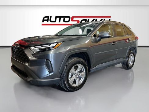 Used 2023 Toyota RAV4 LE AWD/4WD image 3