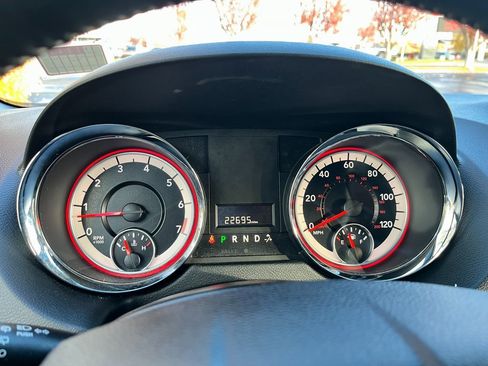 Used 2016 Dodge Grand Caravan SE image 11