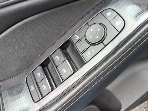 Used 2024 Nissan Rogue SV AWD/4WD image 17