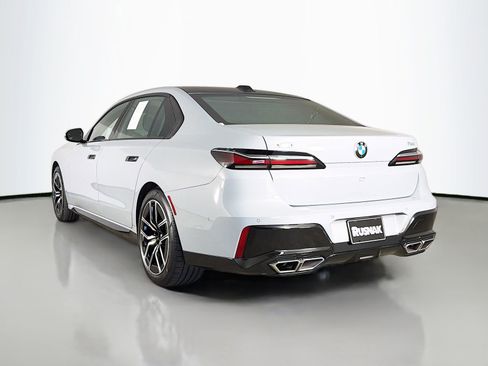Certified 2023 BMW 760i xDrive AWD/4WD image 5