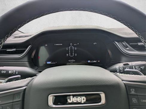 New 2025 Jeep Grand Cherokee L Limited image 11