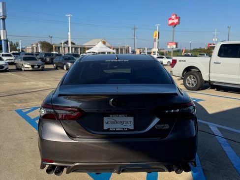 Used 2022 Toyota Camry XSE image 5