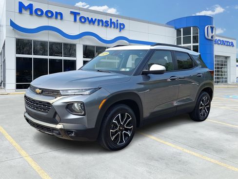 Used 2021 Chevrolet TrailBlazer ACTIV w/ Sun and Liftgate Package AWD/4WD image 3