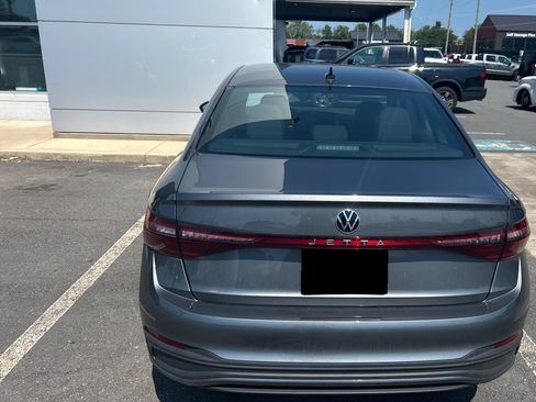 Used 2025 Volkswagen Jetta Sport FWD image 5