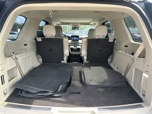 Used 2021 Lincoln Navigator Reserve w/ Luxury Package RWD image 19