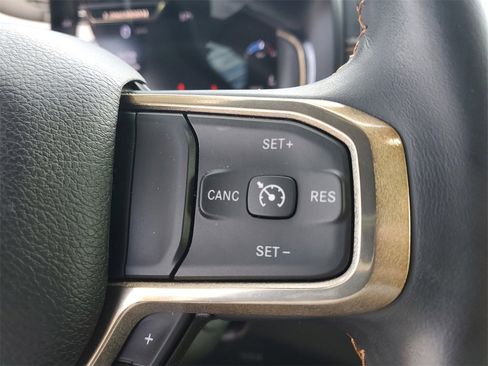 Used 2024 RAM 2500 Limited image 31