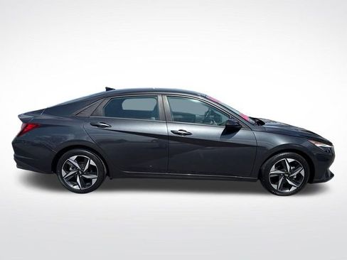 Certified 2023 Hyundai Elantra SEL w/ Convenience Package FWD image 6